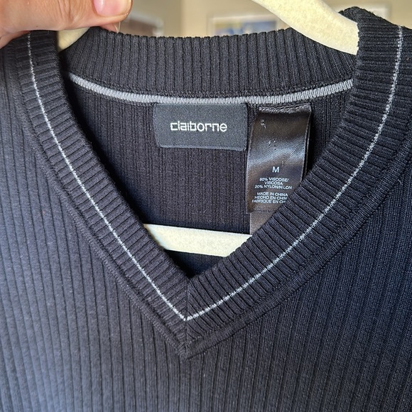 Classy V-Neck Sweater from Claiborne Black Men’s Size Medium - Picture 2 of 4